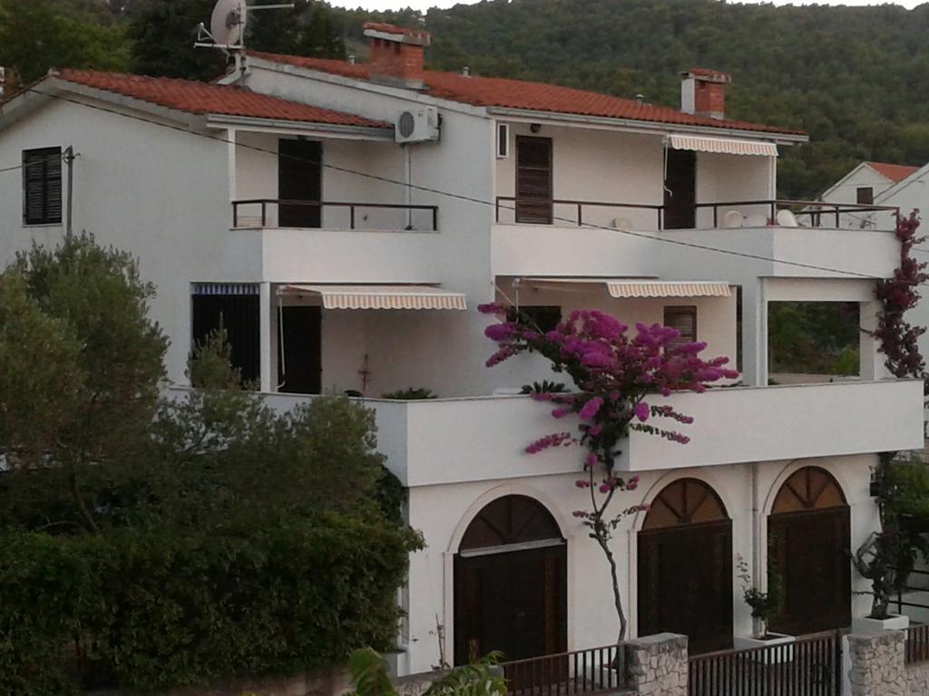 Apartments Villa Zvonimir スラティネ 部屋 写真