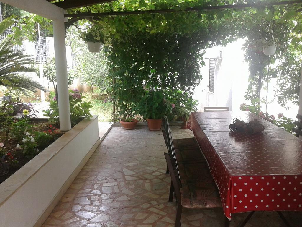 Apartments Villa Zvonimir スラティネ 部屋 写真