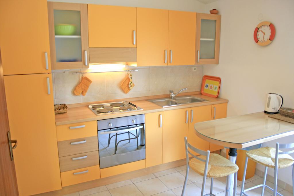 Apartments Villa Zvonimir スラティネ 部屋 写真